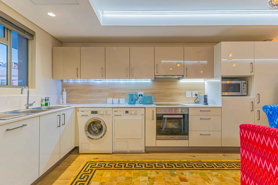 2 Bedroom Property for Sale in Mouille Point Western Cape